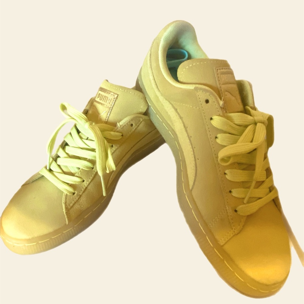Puma Classic XXI Women's Sneakers